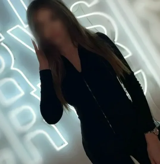 Charlotte, 32