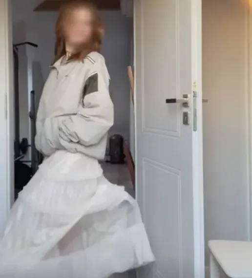 Emina, 20