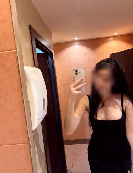 Ines, 18
