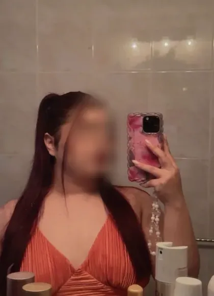Isabelle, 22