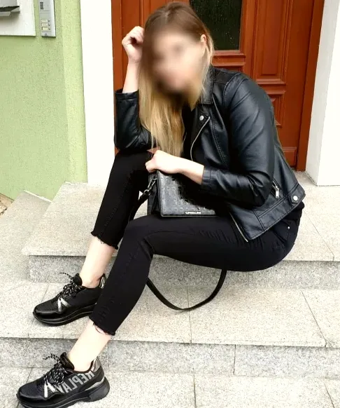 Leila, 37