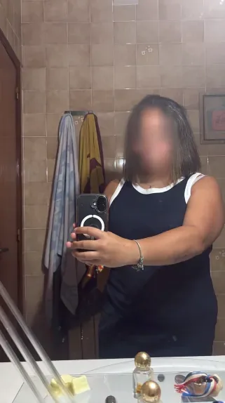 Monica, 22