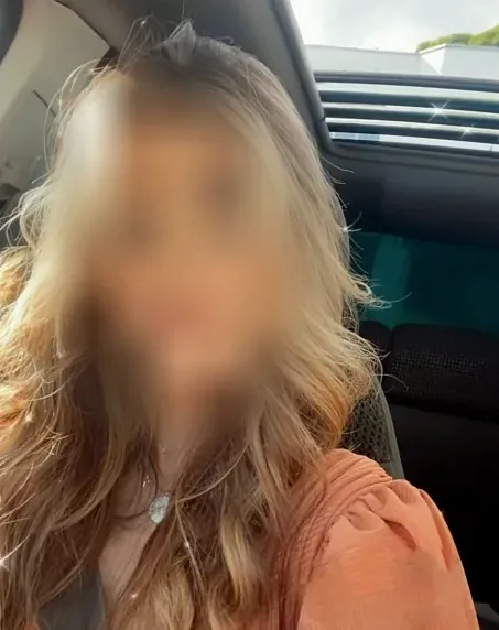 Pia, 28