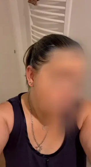 Sofia, 31